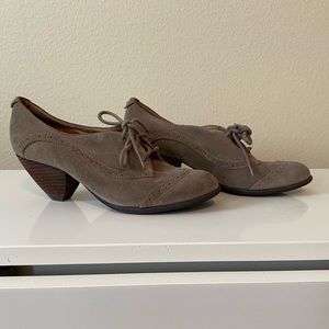 5/48 Suede Lace Up Oxford Heels Women’s Size 38